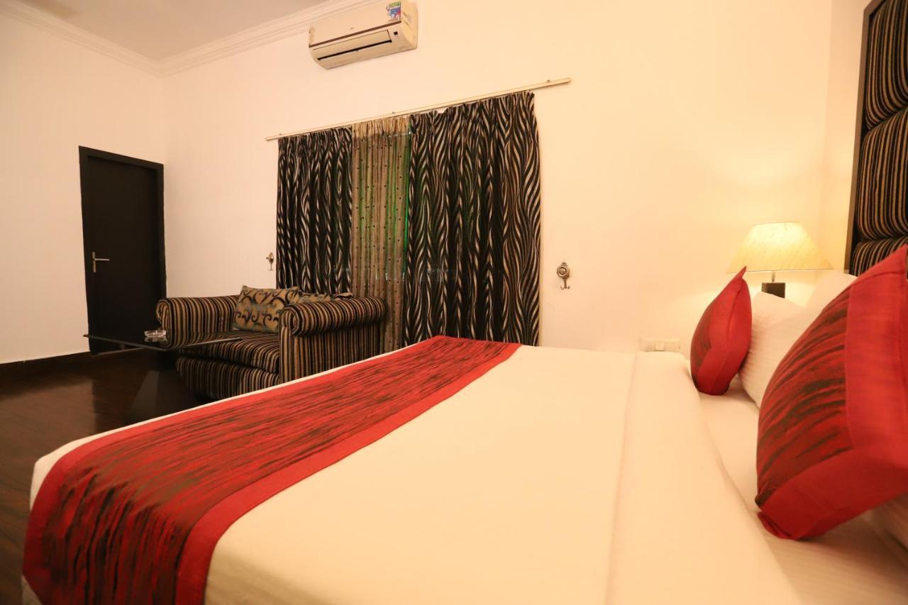 Hotel Capitol Hills - Greater Kailash Delhi New Delhi Extérieur photo
