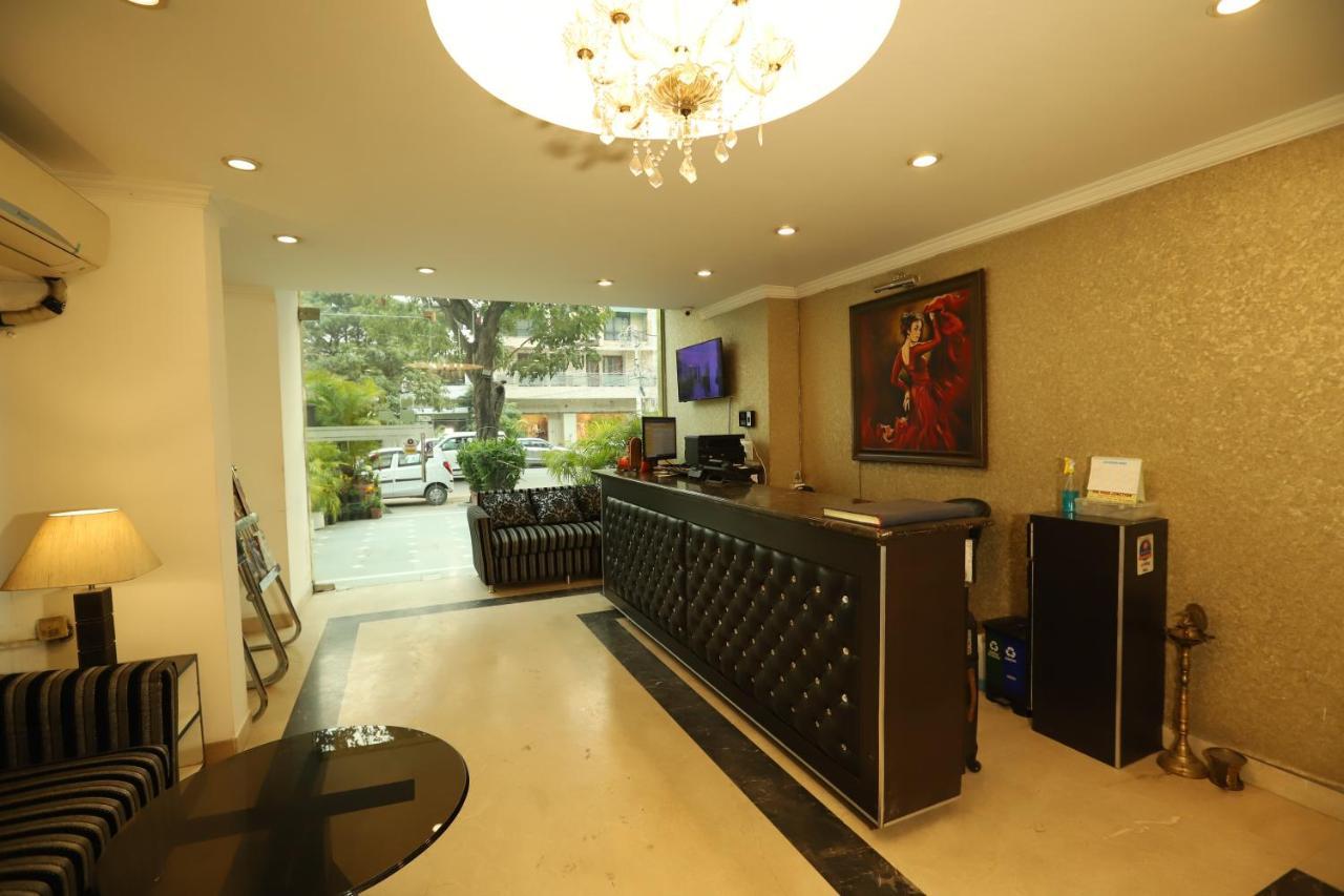 Hotel Capitol Hills - Greater Kailash Delhi New Delhi Extérieur photo