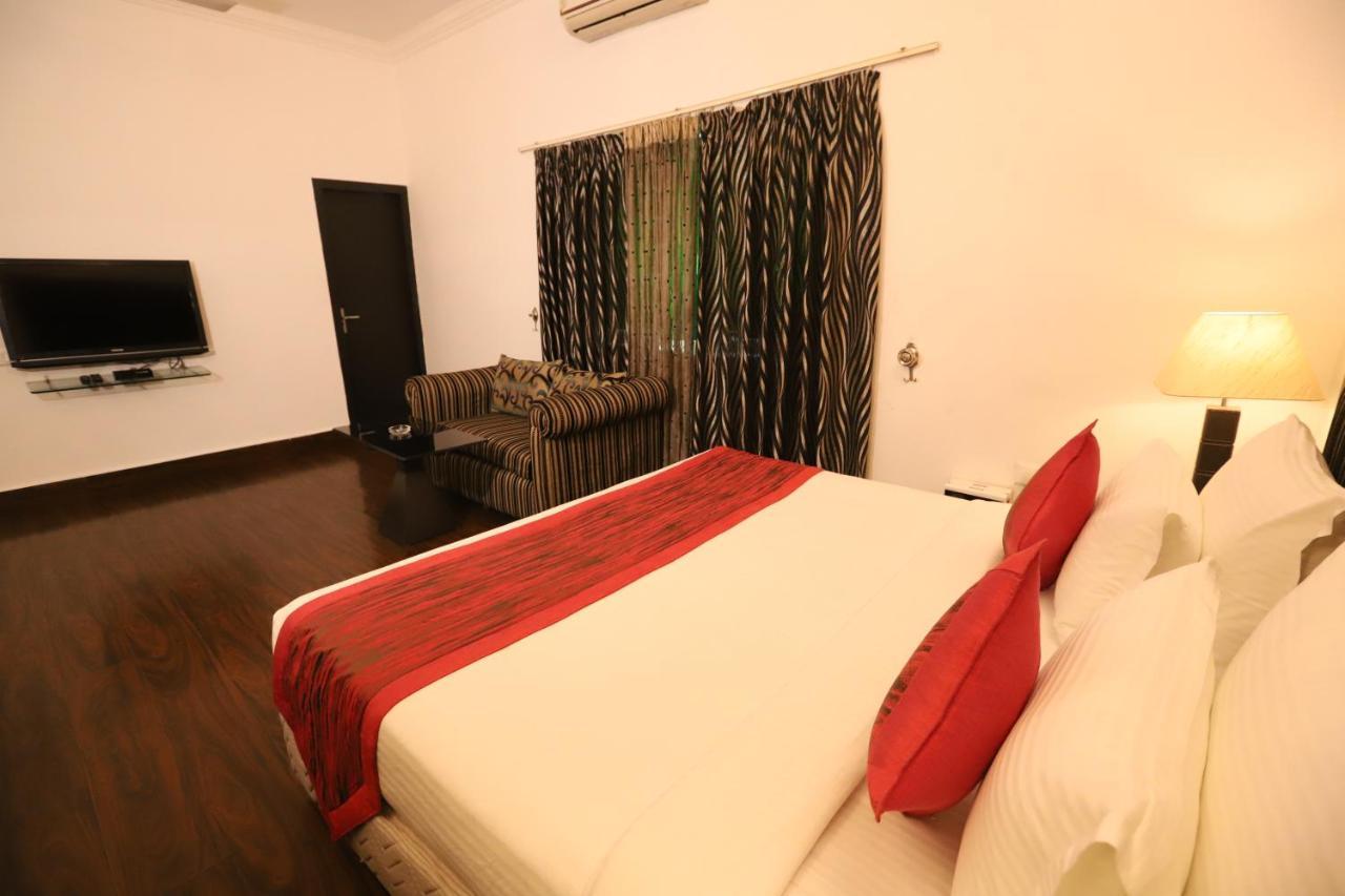 Hotel Capitol Hills - Greater Kailash Delhi New Delhi Extérieur photo