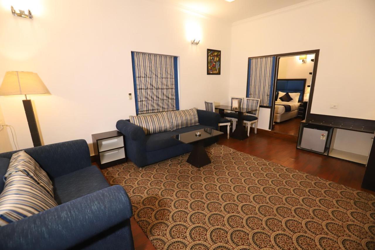 Hotel Capitol Hills - Greater Kailash Delhi New Delhi Extérieur photo