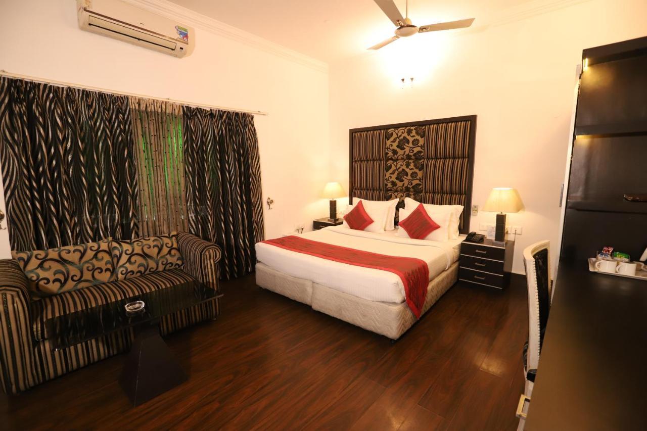 Hotel Capitol Hills - Greater Kailash Delhi New Delhi Extérieur photo
