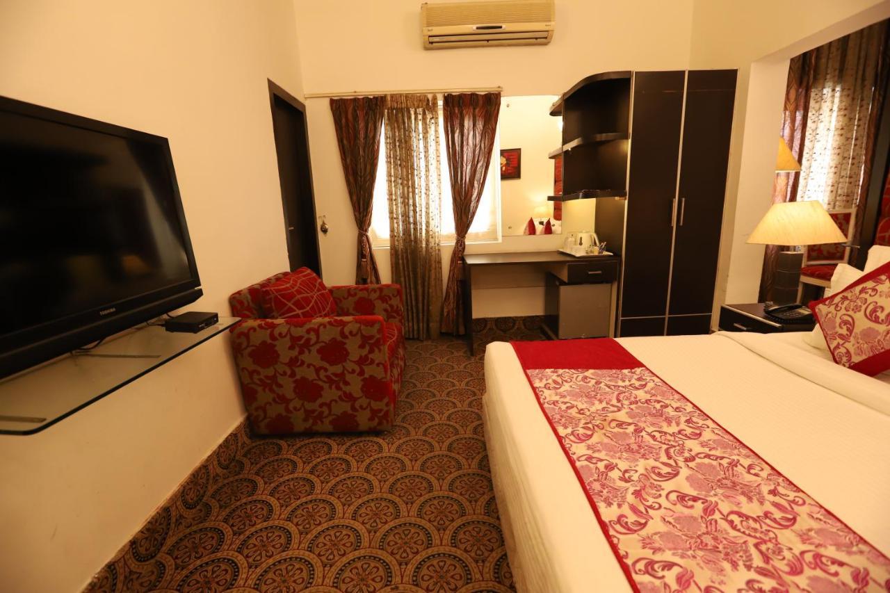 Hotel Capitol Hills - Greater Kailash Delhi New Delhi Extérieur photo