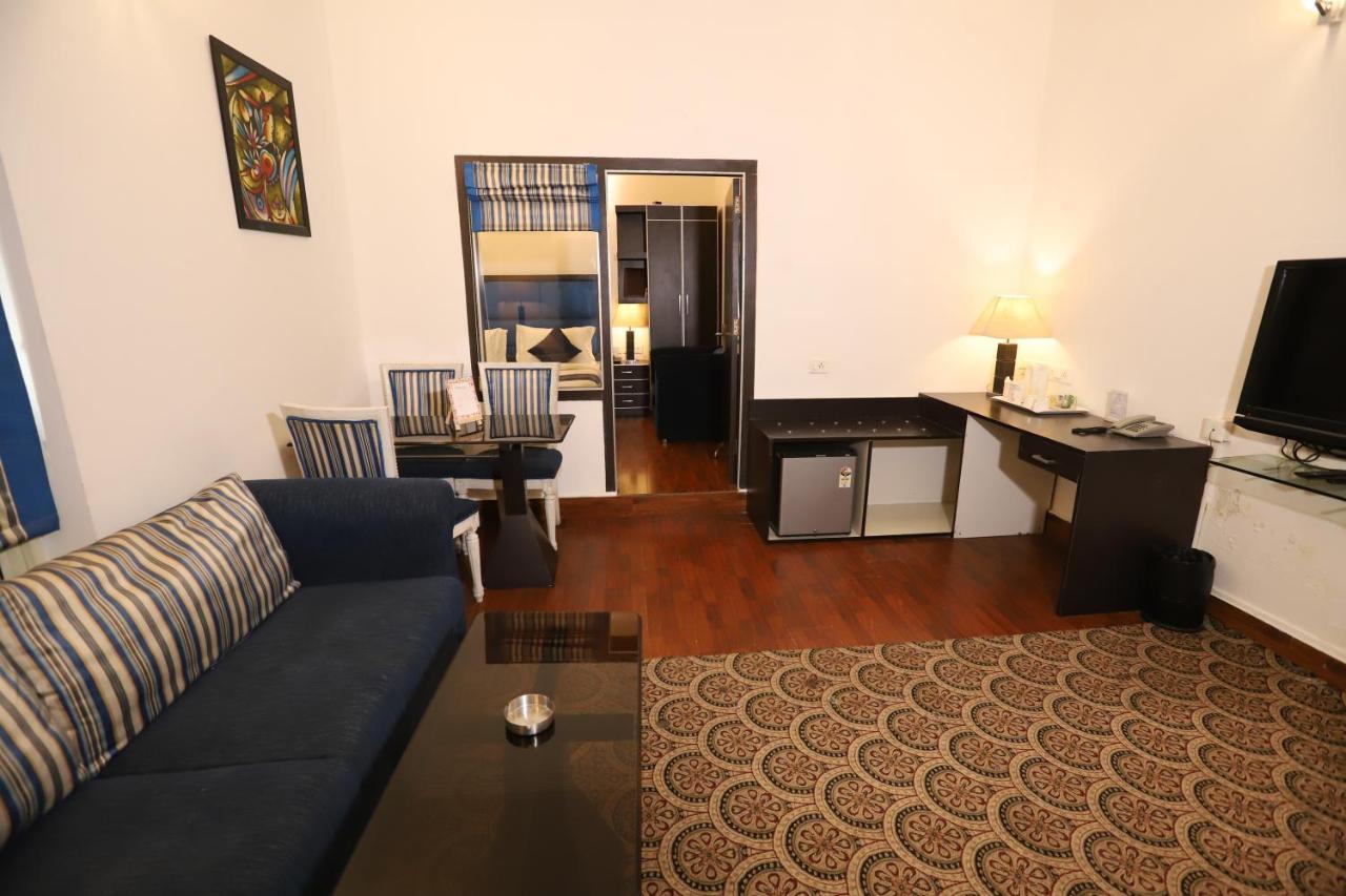 Hotel Capitol Hills - Greater Kailash Delhi New Delhi Extérieur photo