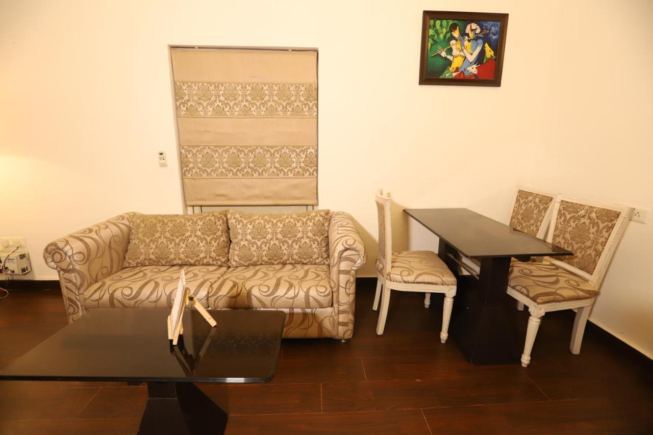 Hotel Capitol Hills - Greater Kailash Delhi New Delhi Extérieur photo