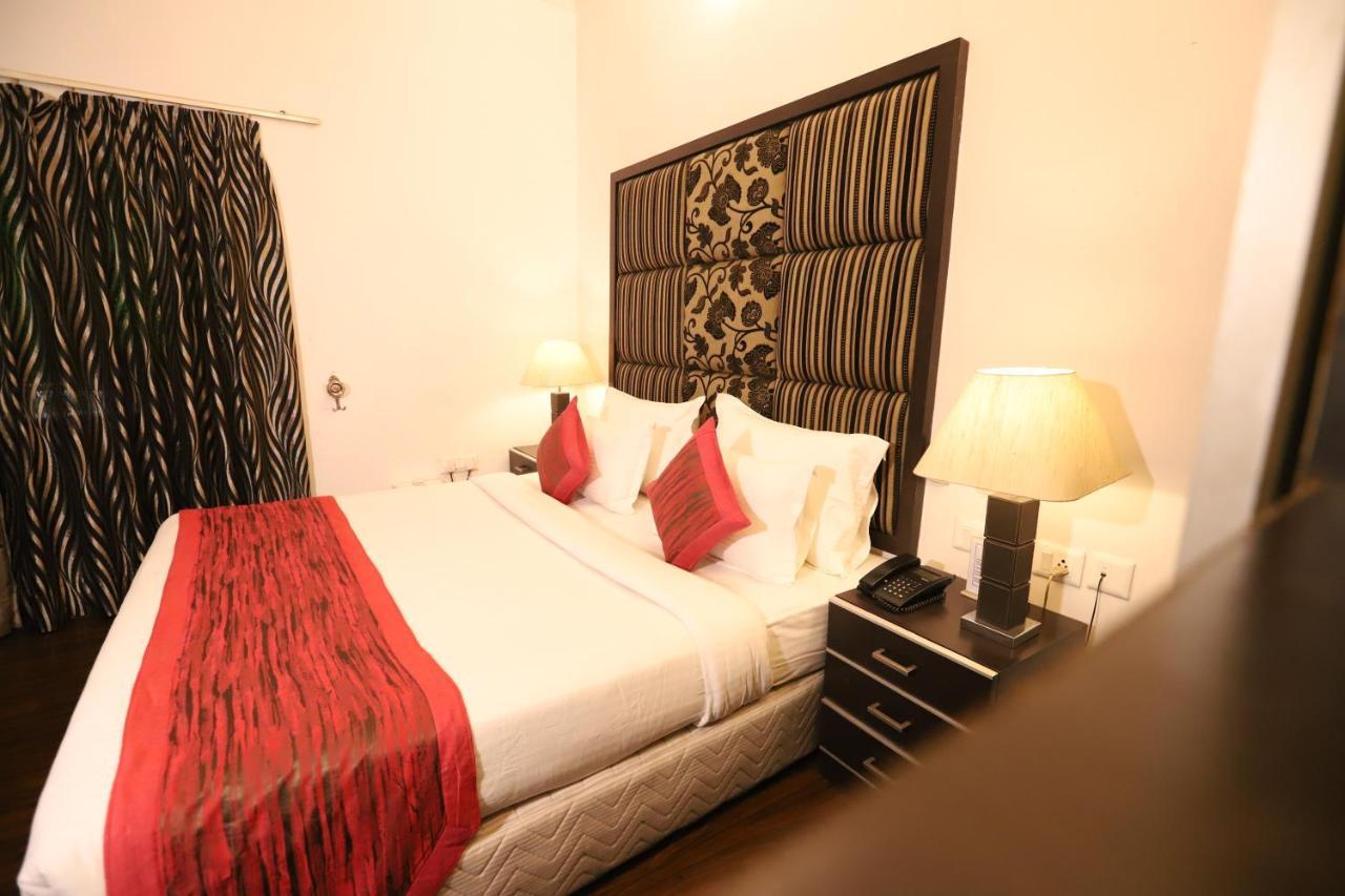 Hotel Capitol Hills - Greater Kailash Delhi New Delhi Extérieur photo