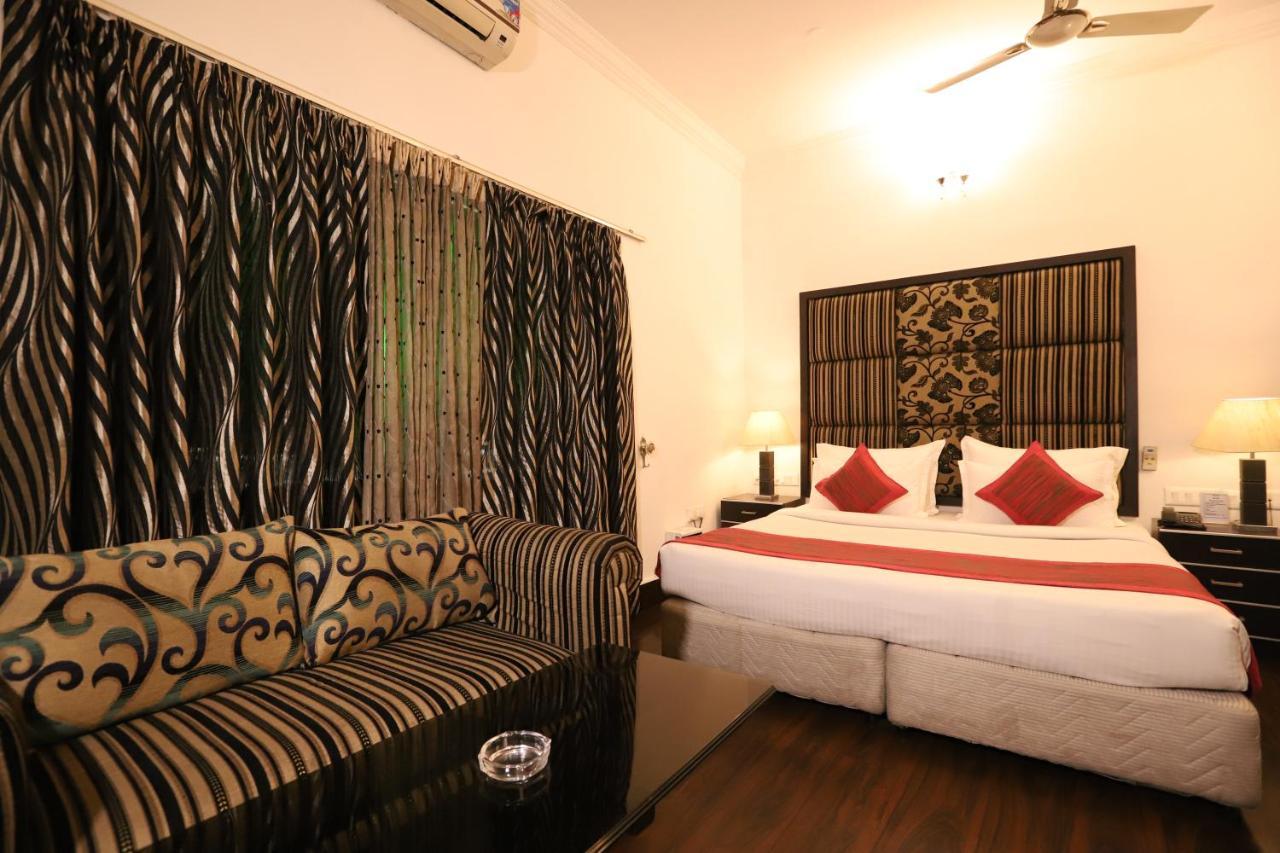 Hotel Capitol Hills - Greater Kailash Delhi New Delhi Extérieur photo