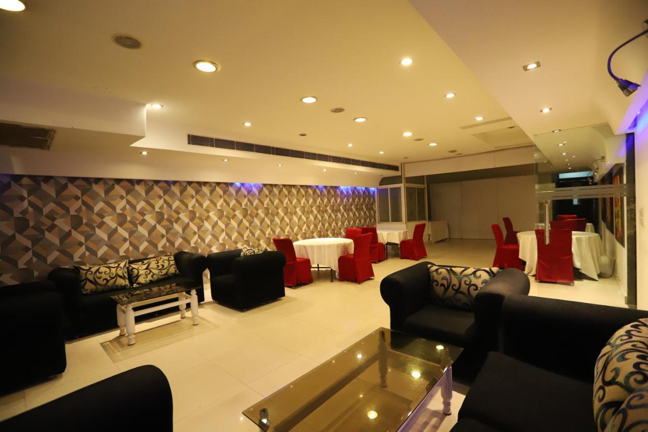 Hotel Capitol Hills - Greater Kailash Delhi New Delhi Extérieur photo