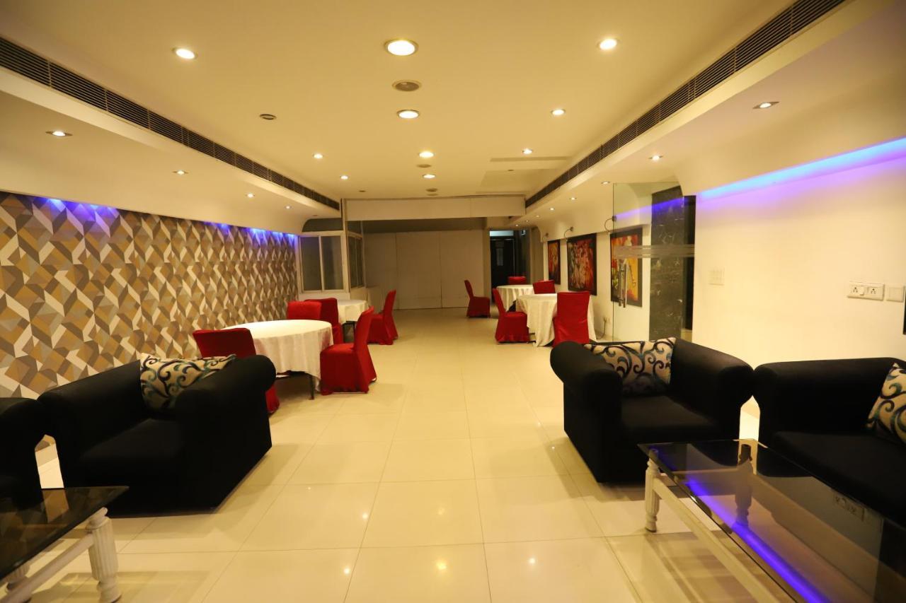 Hotel Capitol Hills - Greater Kailash Delhi New Delhi Extérieur photo